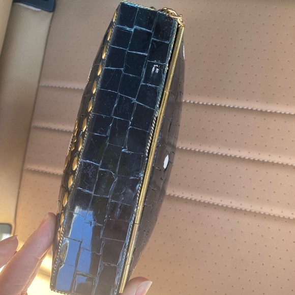 Elegant Black and Gold Clutch - Picture 6 of 6